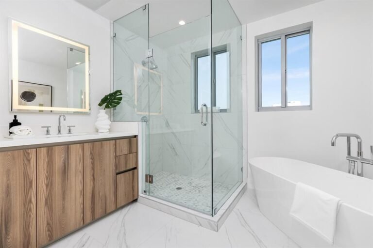 Bathroom_TwoTone1