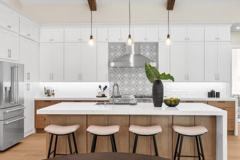 Kitchen_TwoToneWood