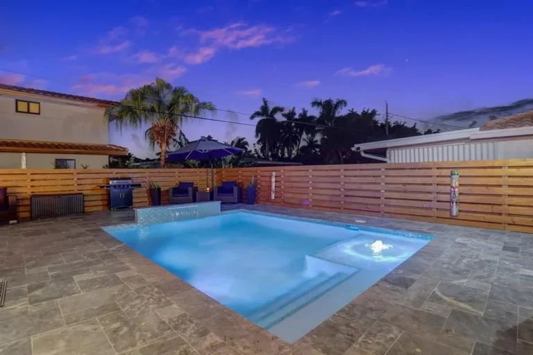 Pool_GreyPavers5_14_11zon