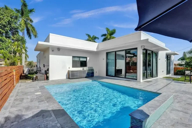 Pool_GreyPavers6_15_11zon