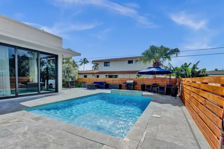 Pool_GreyPavers_10_11zon