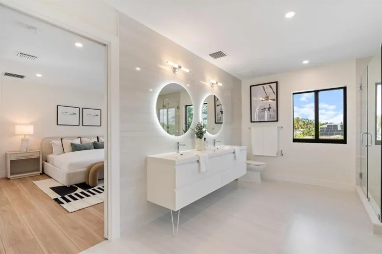 Bathroom_CleanWhite1