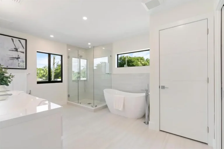 Bathroom_CleanWhite5