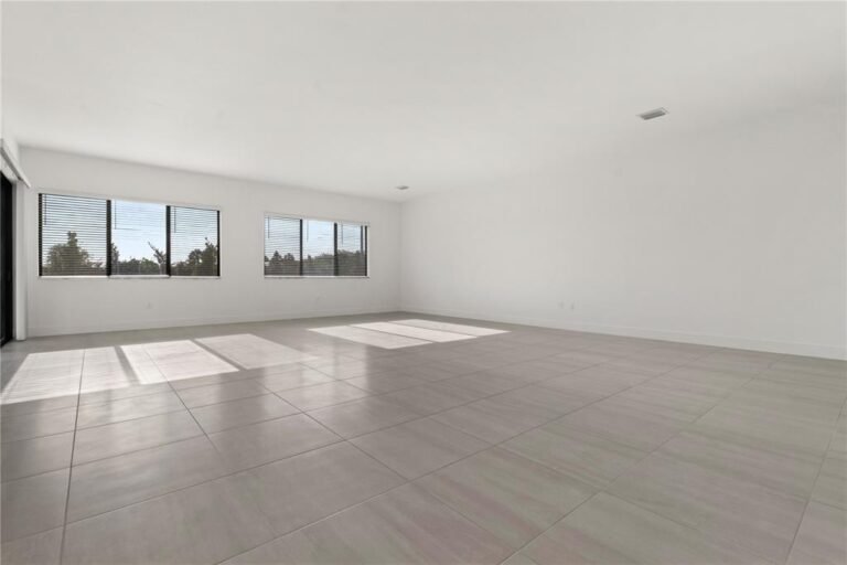 Flooring_TileGrey