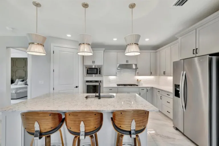 GreyKitchen_Photo1