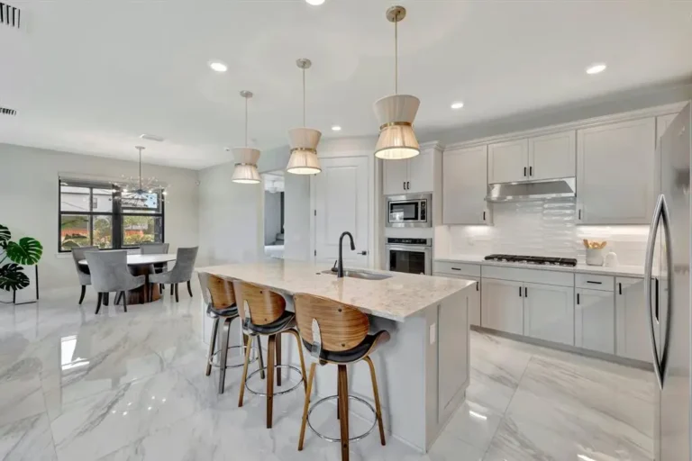 GreyKitchen_Photo2