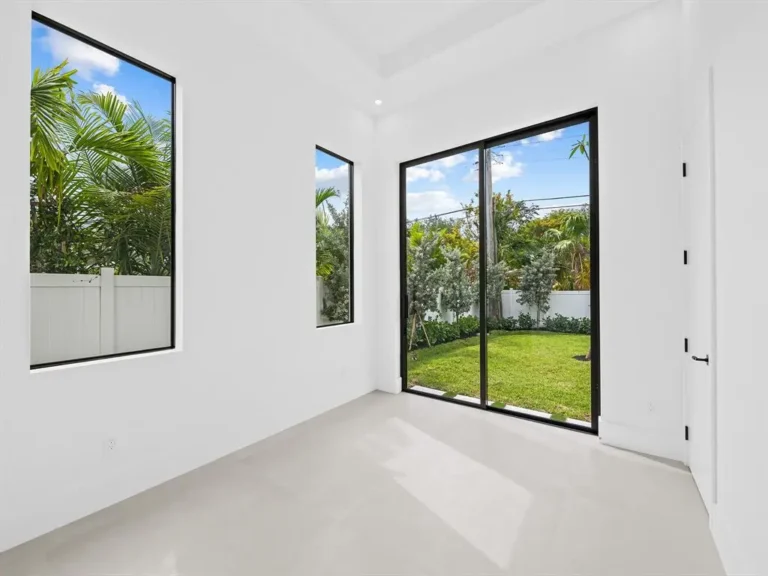 ImpactGlass_Indoor1